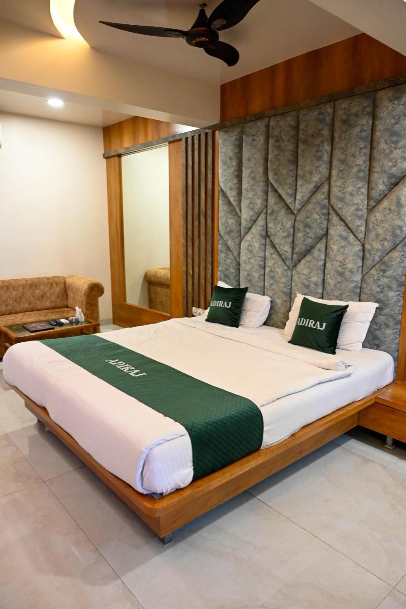 Hotel Adiraj Residency Navi Mumbai Exterior foto